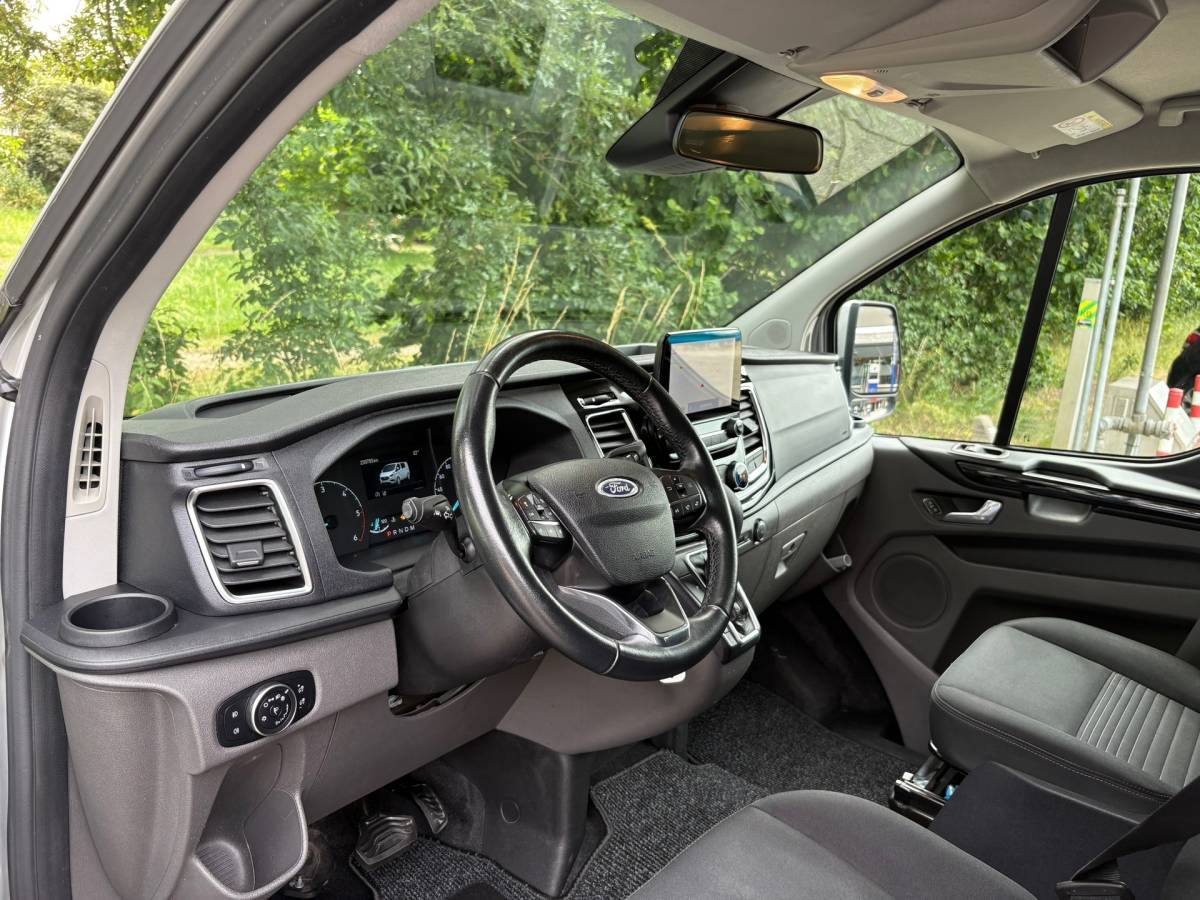Ford Transit Custom Ford Transit Custom 300 2.0 TDCI L2H1 Limited DC|Nieuwe distributieriem! 170PK|adaptieve.cruise|airco|camera|apple carplay