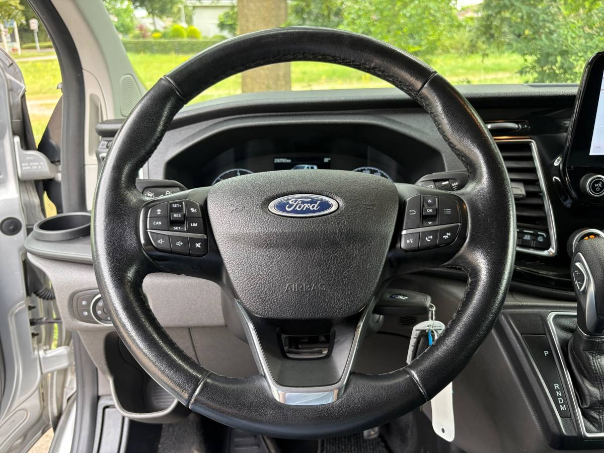 Ford Transit Custom Ford Transit Custom 300 2.0 TDCI L2H1 Limited DC|Nieuwe distributieriem! 170PK|adaptieve.cruise|airco|camera|apple carplay