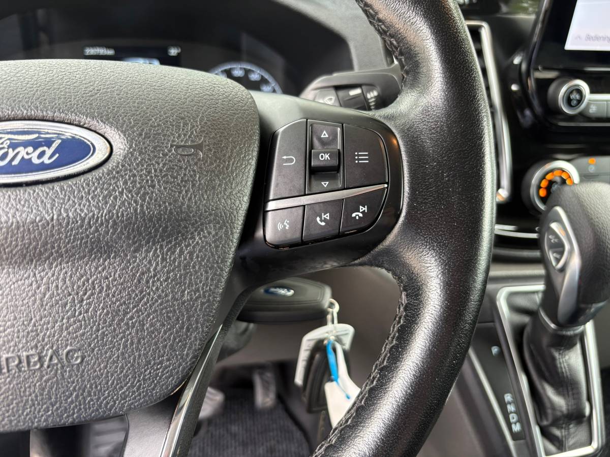 Ford Transit Custom Ford Transit Custom 300 2.0 TDCI L2H1 Limited DC|Nieuwe distributieriem! 170PK|adaptieve.cruise|airco|camera|apple carplay