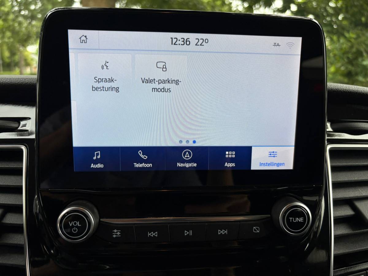 Ford Transit Custom Ford Transit Custom 300 2.0 TDCI L2H1 Limited DC|Nieuwe distributieriem! 170PK|adaptieve.cruise|airco|camera|apple carplay