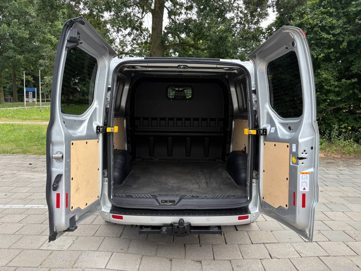 Ford Transit Custom Ford Transit Custom 300 2.0 TDCI L2H1 Limited DC|Nieuwe distributieriem! 170PK|adaptieve.cruise|airco|camera|apple carplay