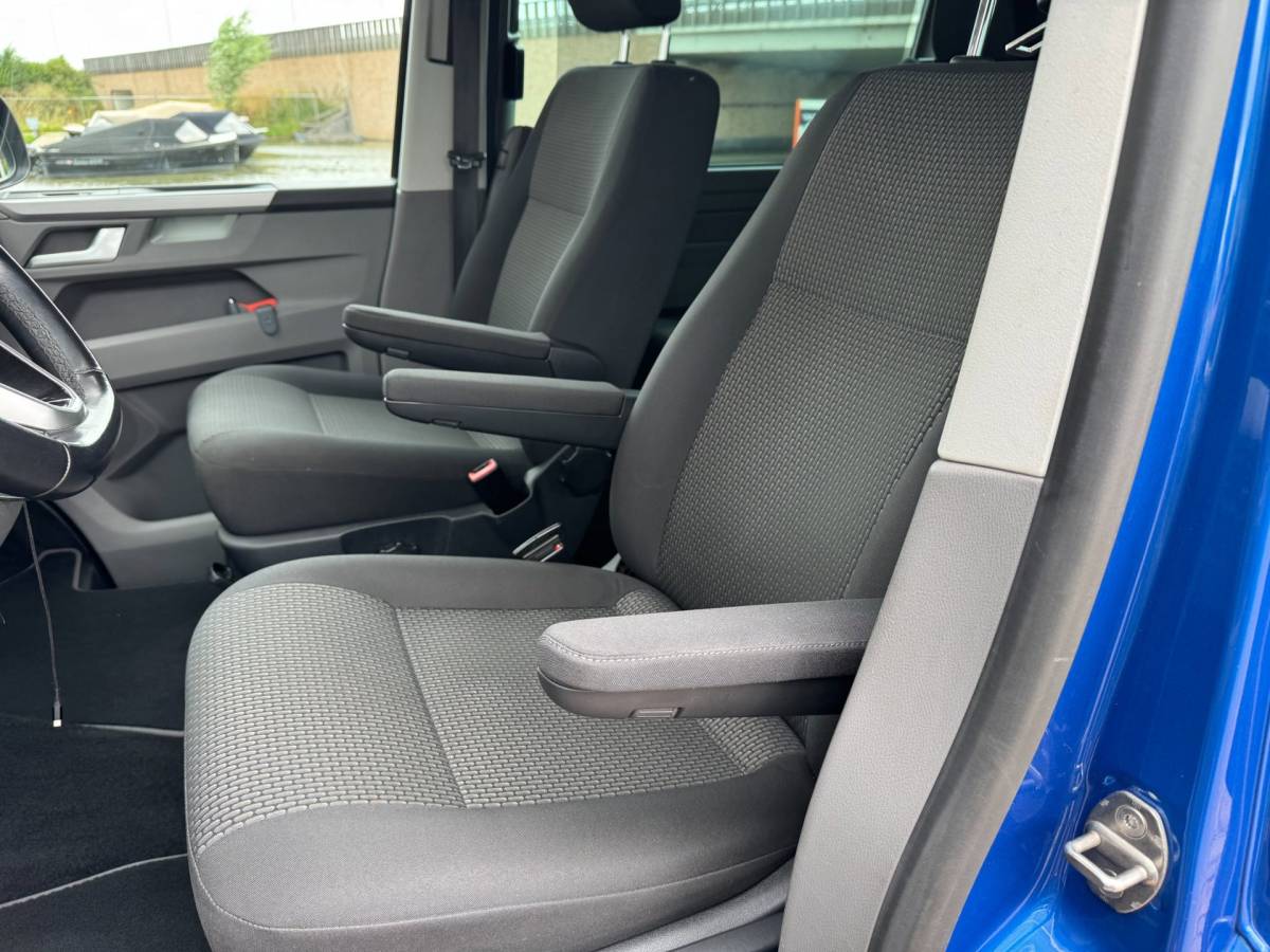 Volkswagen Transporter Volkswagen Transporter 2.0 TDI L2H1 30 DC Bulli **CAMERA + CRUISE + 2x SCHUIFDEUR + STOELVERW**