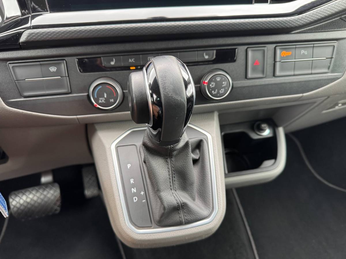 Volkswagen Transporter Volkswagen Transporter 2.0 TDI L2H1 30 DC Bulli **CAMERA + CRUISE + 2x SCHUIFDEUR + STOELVERW**