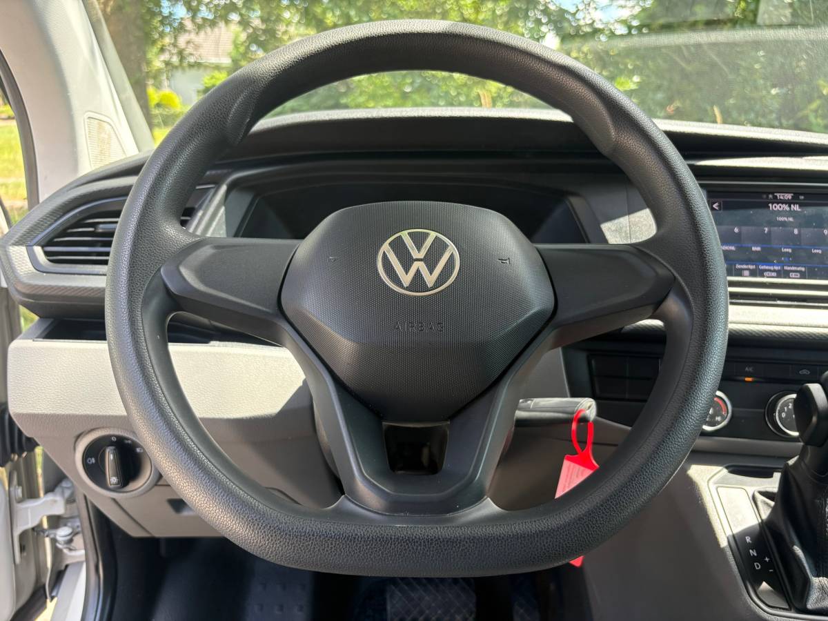 Volkswagen Transporter Volkswagen TRANSPORTER 2.0 TDI L2H1 150PK!|DSG Automaat|cruise control|airco|achteruitrijcamera|apple carplay|drie zitplaatsen