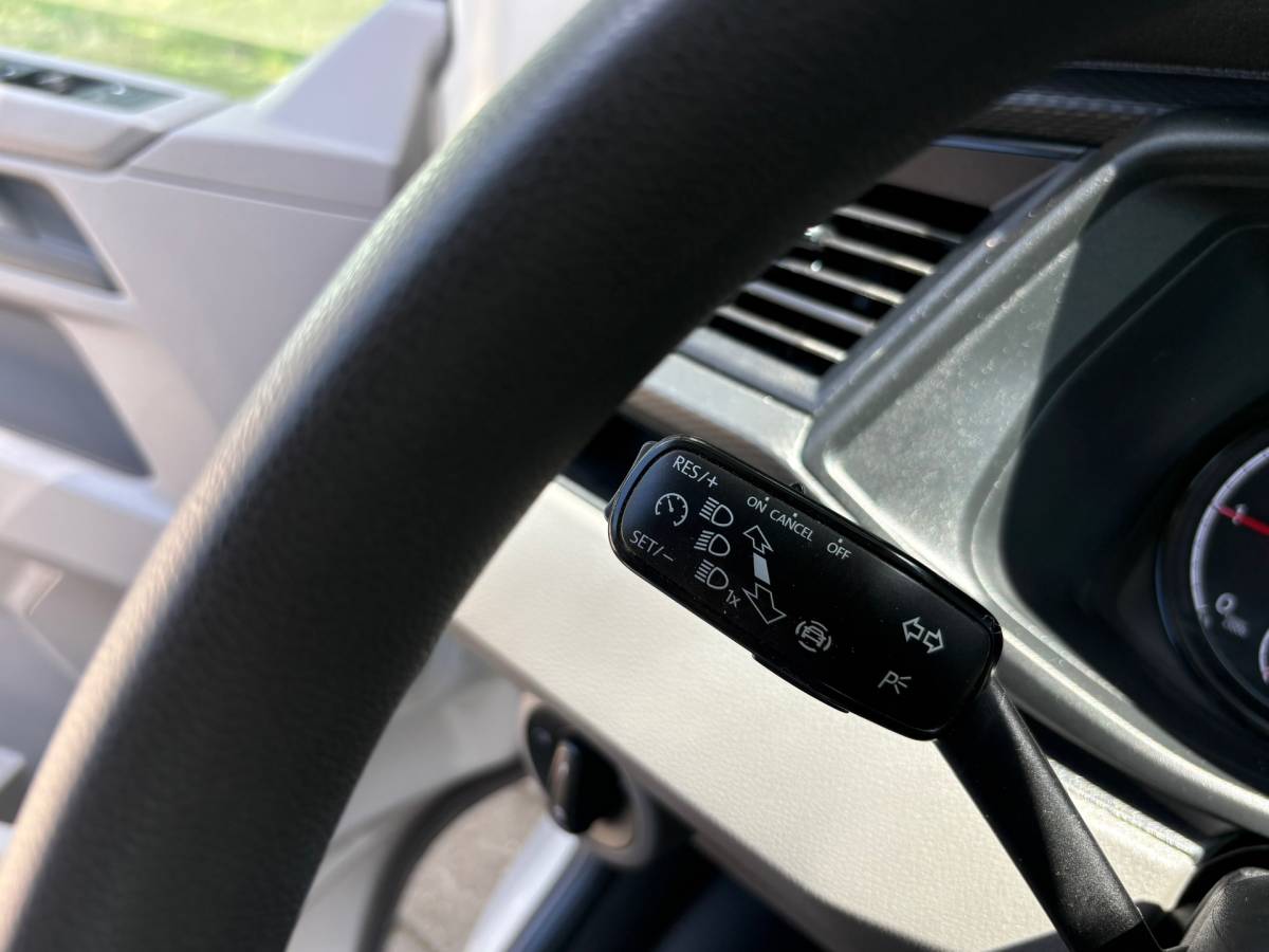 Volkswagen Transporter Volkswagen TRANSPORTER 2.0 TDI L2H1 150PK!|DSG Automaat|cruise control|airco|achteruitrijcamera|apple carplay|drie zitplaatsen