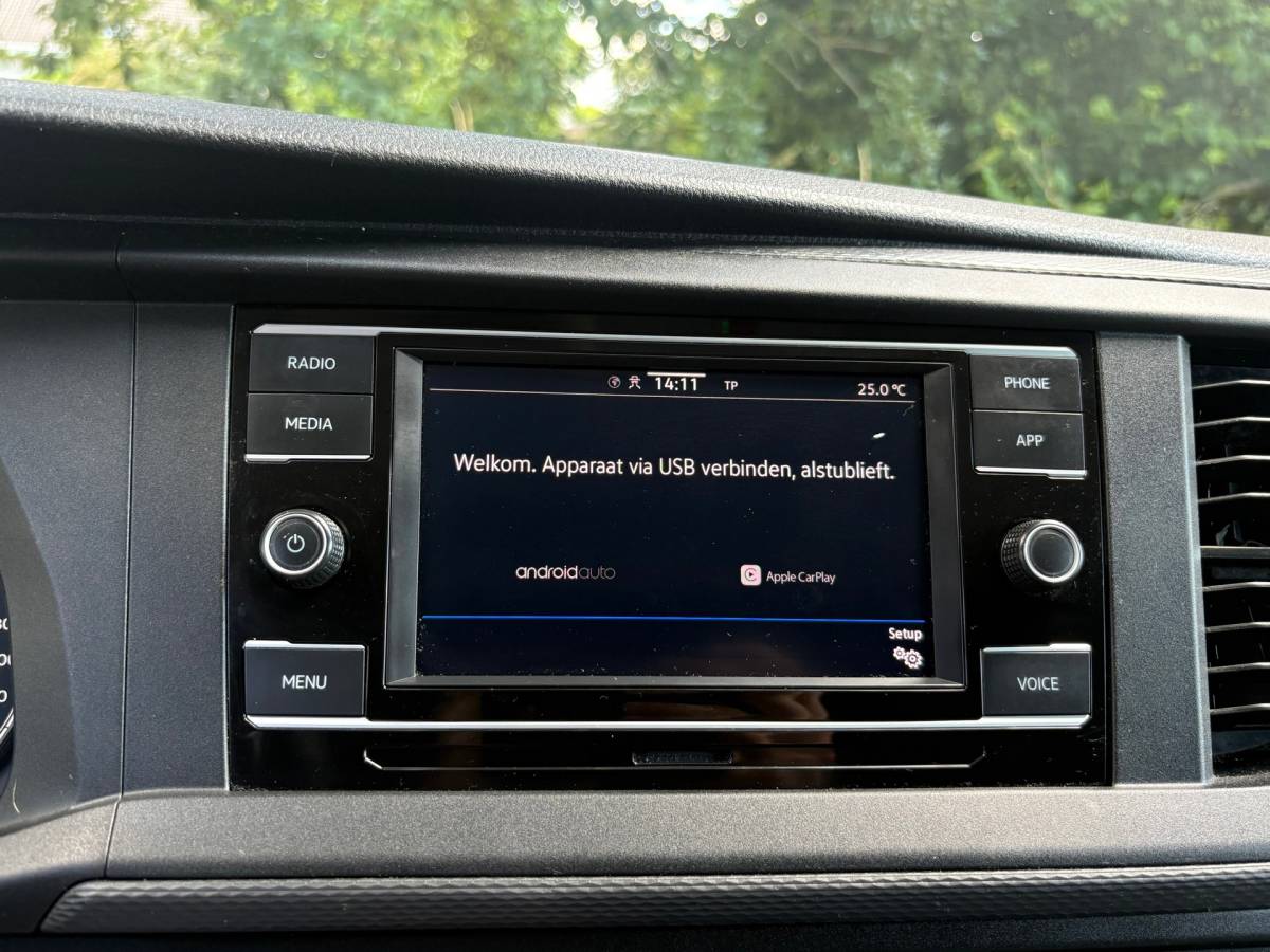 Volkswagen Transporter Volkswagen TRANSPORTER 2.0 TDI L2H1 150PK!|DSG Automaat|cruise control|airco|achteruitrijcamera|apple carplay|drie zitplaatsen
