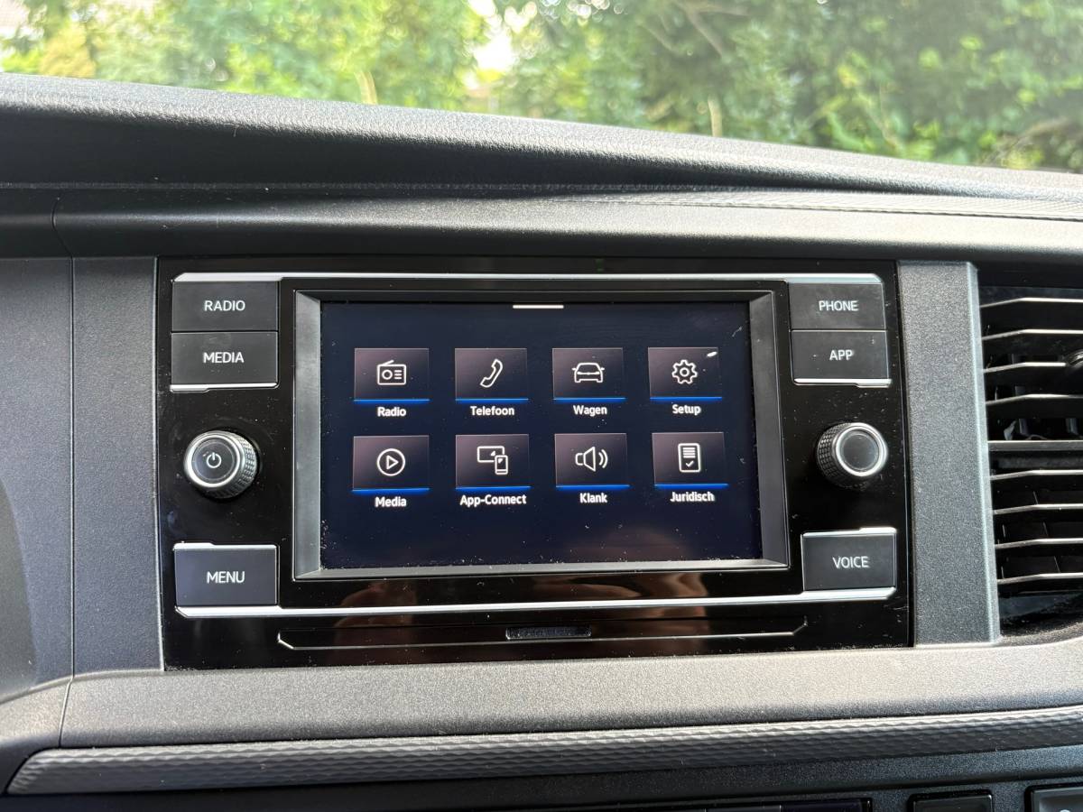 Volkswagen Transporter Volkswagen TRANSPORTER 2.0 TDI L2H1 150PK!|DSG Automaat|cruise control|airco|achteruitrijcamera|apple carplay|drie zitplaatsen