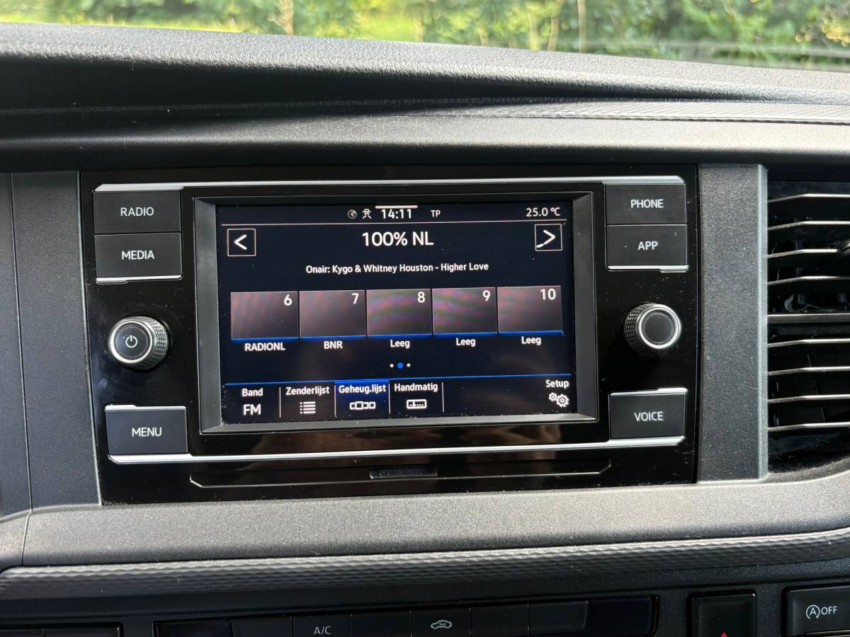 Volkswagen Transporter Volkswagen TRANSPORTER 2.0 TDI L2H1 150PK!|DSG Automaat|cruise control|airco|achteruitrijcamera|apple carplay|drie zitplaatsen
