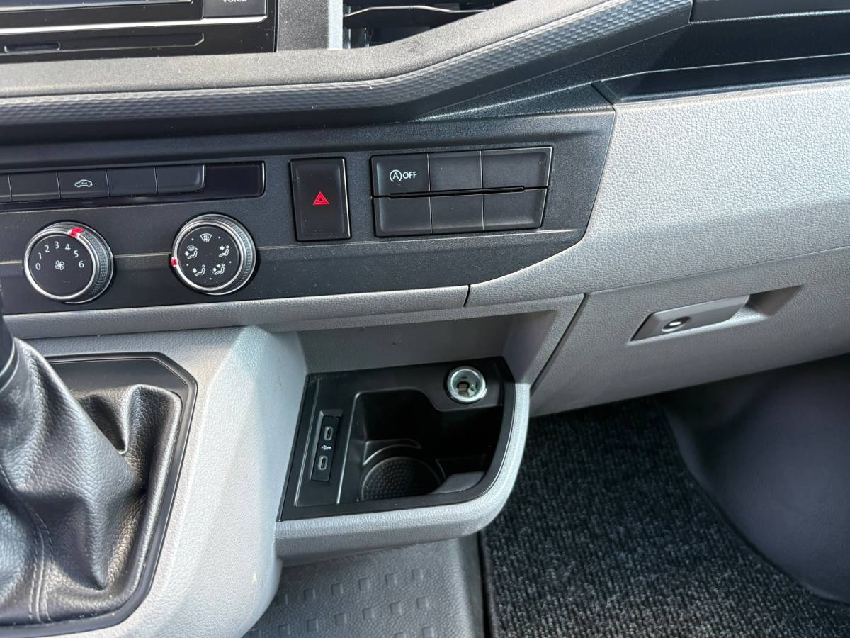 Volkswagen Transporter Volkswagen TRANSPORTER 2.0 TDI L2H1 150PK!|DSG Automaat|cruise control|airco|achteruitrijcamera|apple carplay|drie zitplaatsen