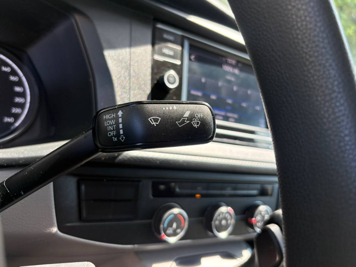 Volkswagen Transporter Volkswagen TRANSPORTER 2.0 TDI L2H1 150PK!|DSG Automaat|cruise control|airco|achteruitrijcamera|apple carplay|drie zitplaatsen