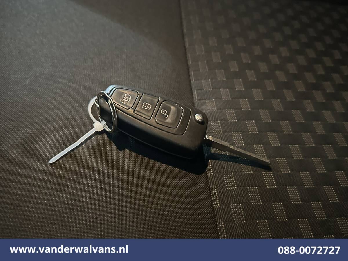 Ford Transit Ford Transit 2.0 TDCI 161pk Bakwagen XL Lengte 523cm!! 22m3 KUUB Laadklep Euro6 Airco | Cruisecontrol | Verwarmde Voorruit Bijrijdersbank, 910kg laadvermogen