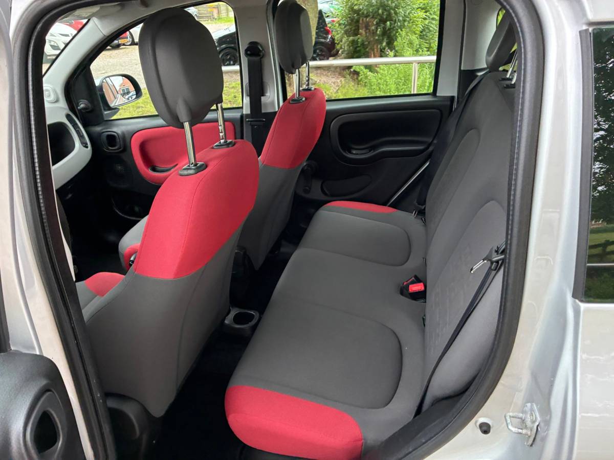 Fiat Panda Fiat Panda 0.9 TwinAir Easy | ” 67.000 KM ” + 5-Drs + Radio Nu € 5.450,-!!!