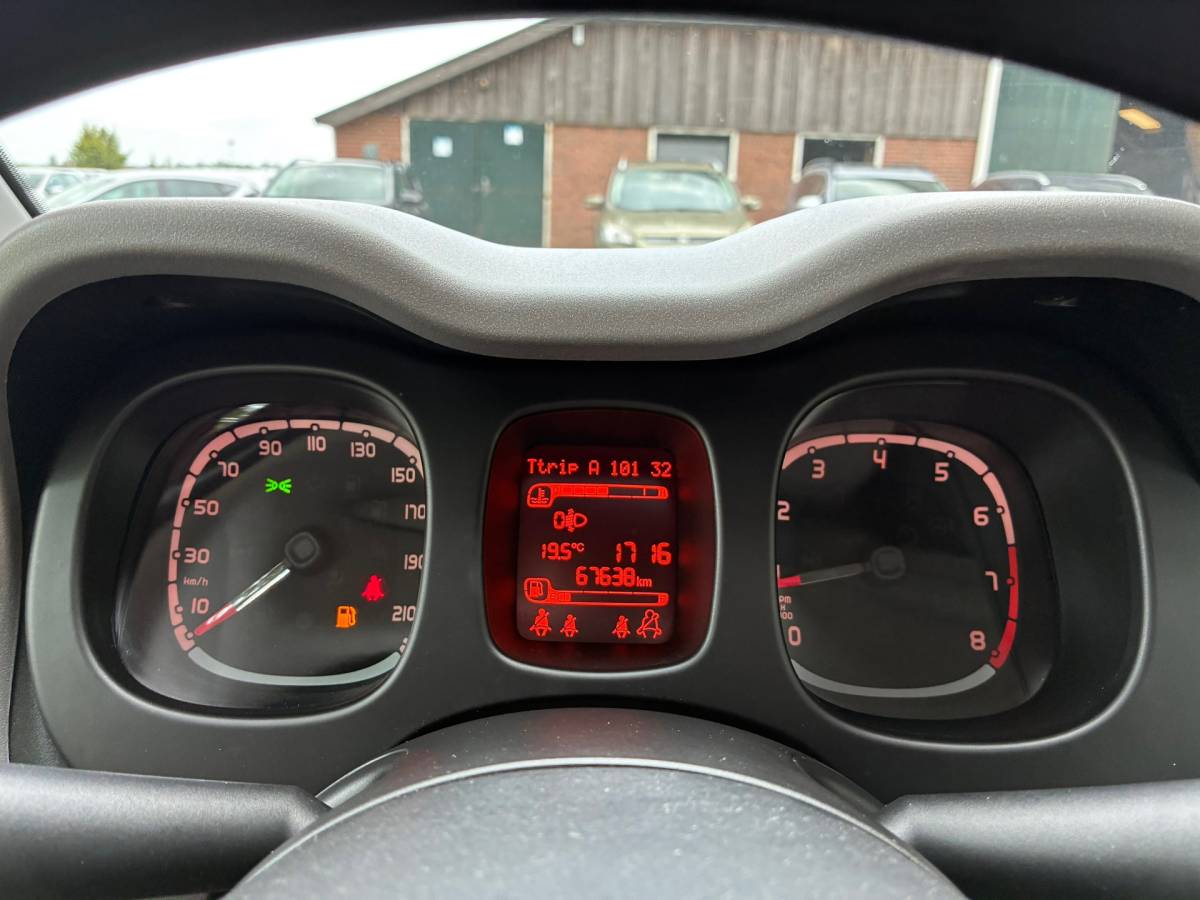 Fiat Panda Fiat Panda 0.9 TwinAir Easy | ” 67.000 KM ” + 5-Drs + Radio Nu € 5.450,-!!!
