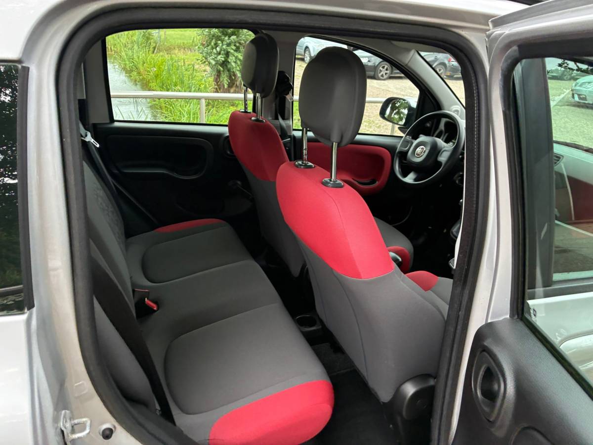 Fiat Panda Fiat Panda 0.9 TwinAir Easy | ” 67.000 KM ” + 5-Drs + Radio Nu € 5.450,-!!!