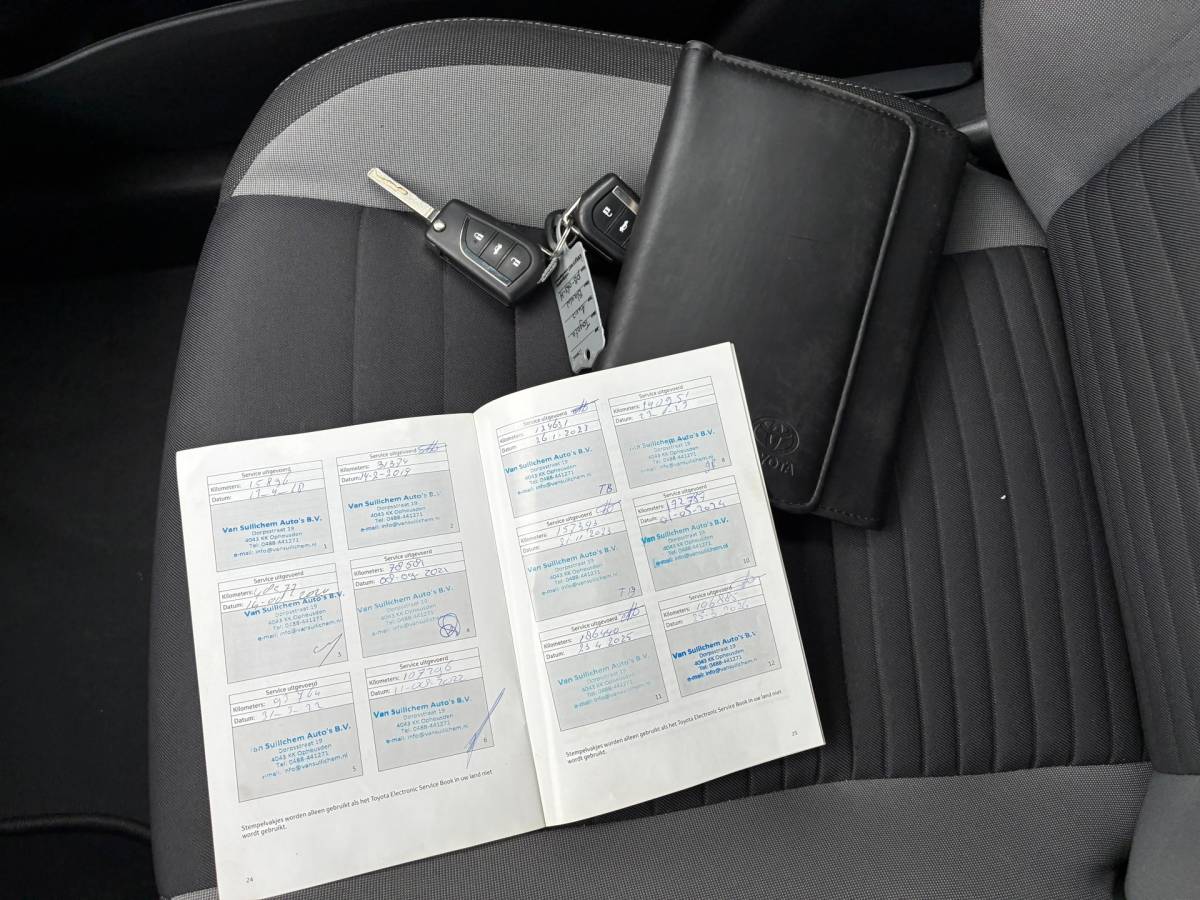 Toyota Auris Toyota Auris 1.2T Aspiration | Camera + Clima + Cruise Nu € 8.450,-!!!