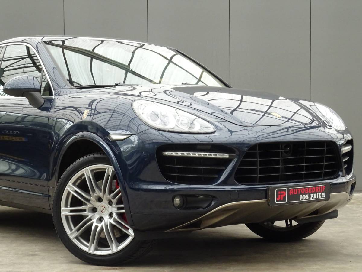 Porsche Cayenne Porsche Cayenne 4.8 Turbo * 500 PK * PANORAMADAK !!