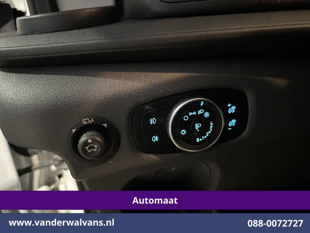 Ford Transit Ford Transit 2.0 TDCI 130pk Automaat L2H2 Euro6 Airco | Camera | Navigatie | Apple Carplay | Cruisecontrol Android Auto, Verwarmde voorruit, Parkeersensoren, Bijrijdersbank