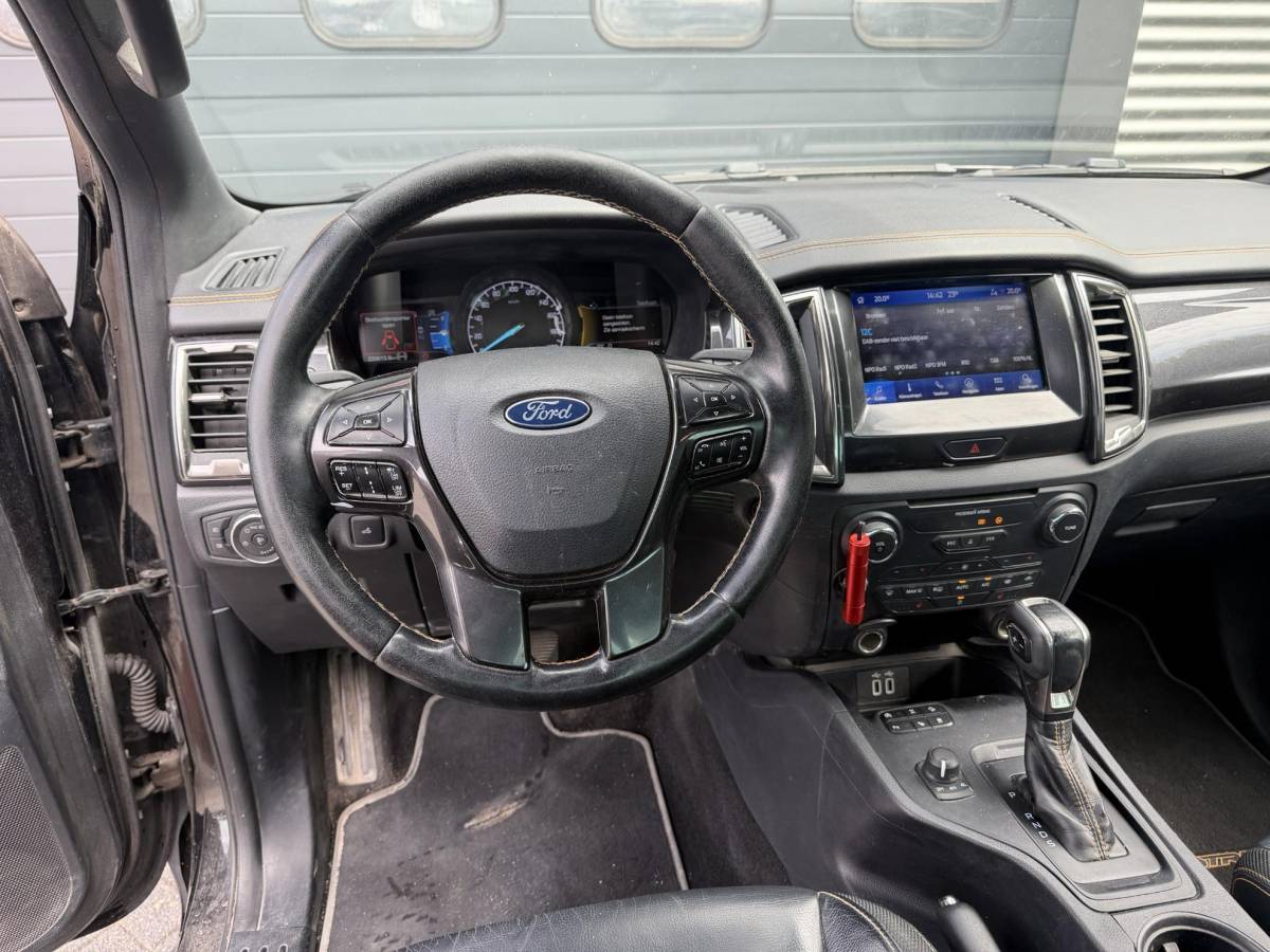 Ford Ranger Ford Ranger 2.0 EcoBlue Wildtrak Supercab | Trekhaak | Camera | Navigatie | DAB | Stoelverwarming | Lederen Bekleding |