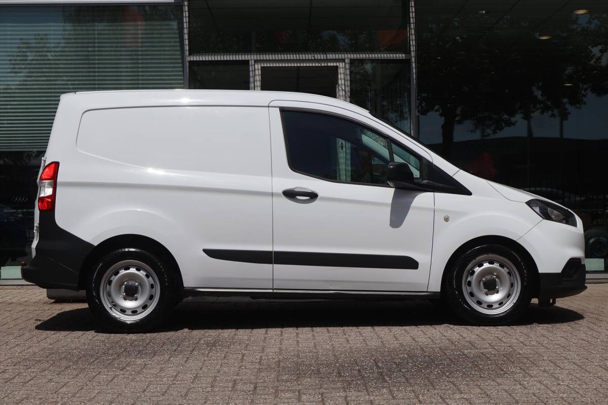 Ford Transit Courier Ford Transit Courier GB 1.5 TDCi Duratorq 100pk I EX BTW I Airco | Trekhaak |