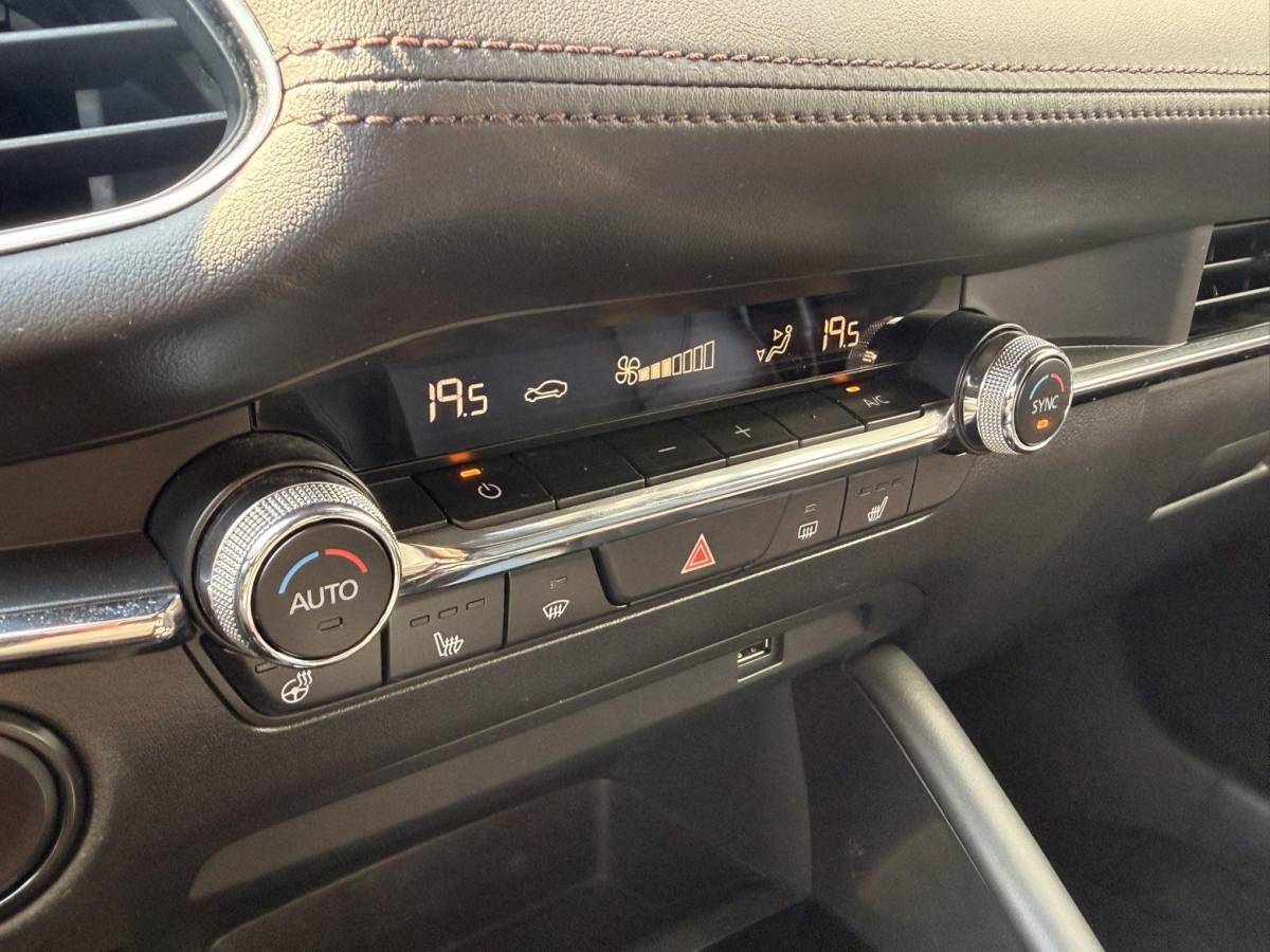 Mazda 3 Mazda 3 2.0 e-SkyActiv-X M Hybrid 180 Comfort met Bose | Leer | Achteruitrij Camera |