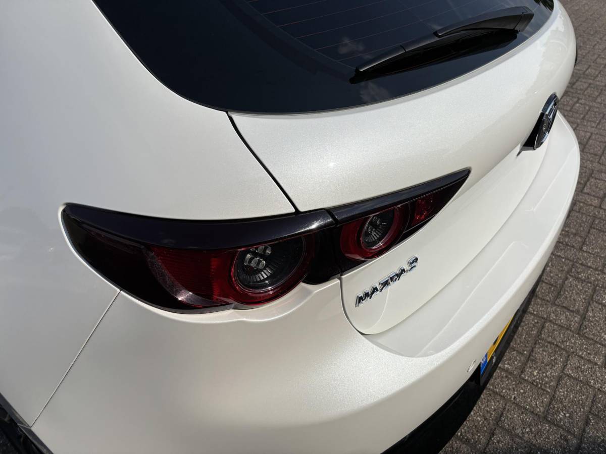 Mazda 3 Mazda 3 2.0 e-SkyActiv-X M Hybrid 180 Comfort met Bose | Leer | Achteruitrij Camera |