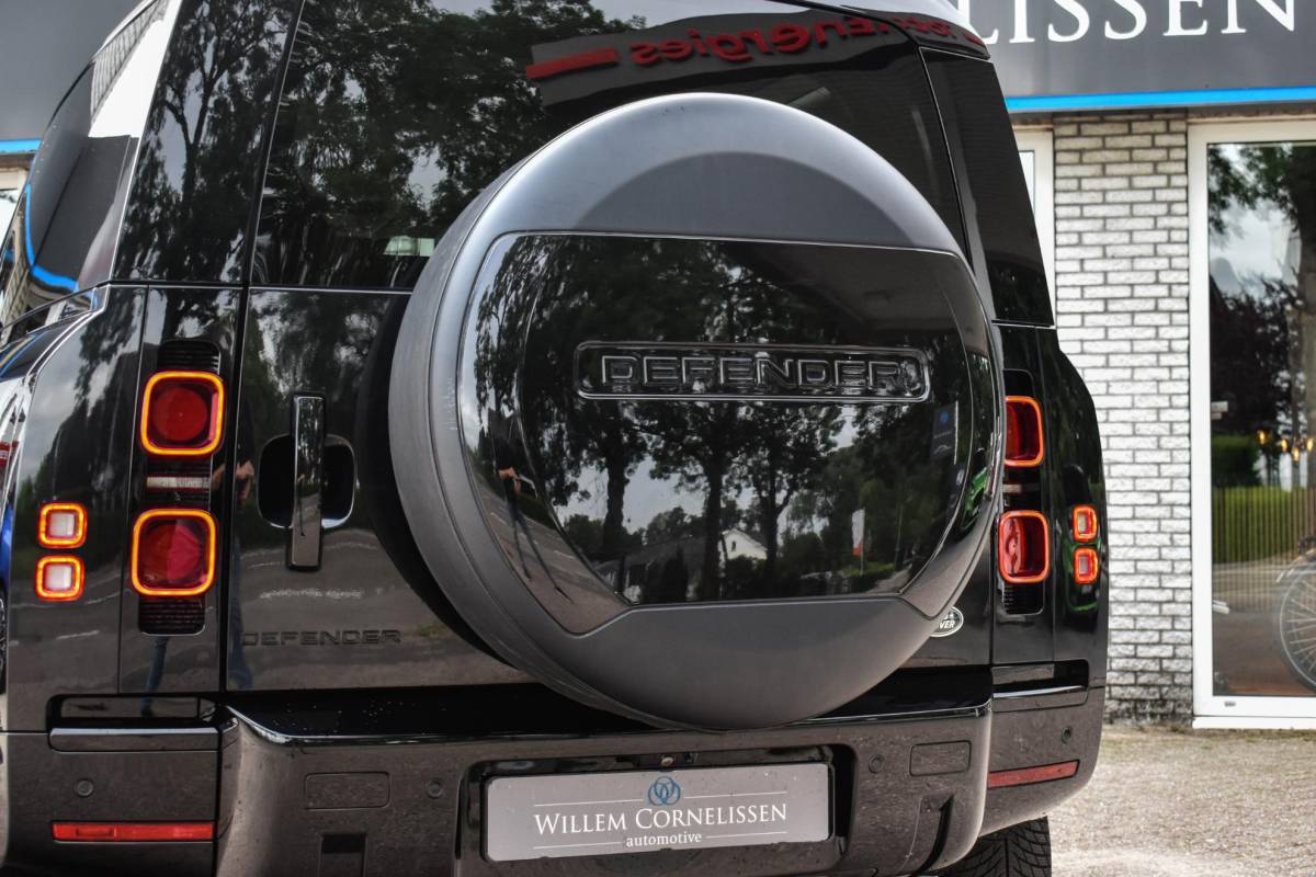 Land Rover Defender Land Rover Defender 3.0 D200 90 MHEV SE 90 Trekhaak Meridian Sound Leder