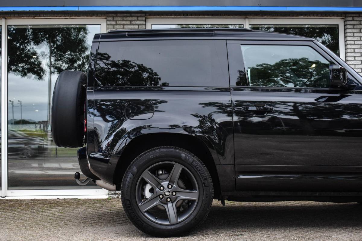Land Rover Defender Land Rover Defender 3.0 D200 90 MHEV SE 90 Trekhaak Meridian Sound Leder