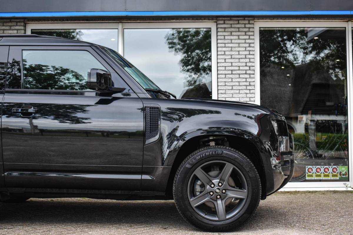Land Rover Defender Land Rover Defender 3.0 D200 90 MHEV SE 90 Trekhaak Meridian Sound Leder