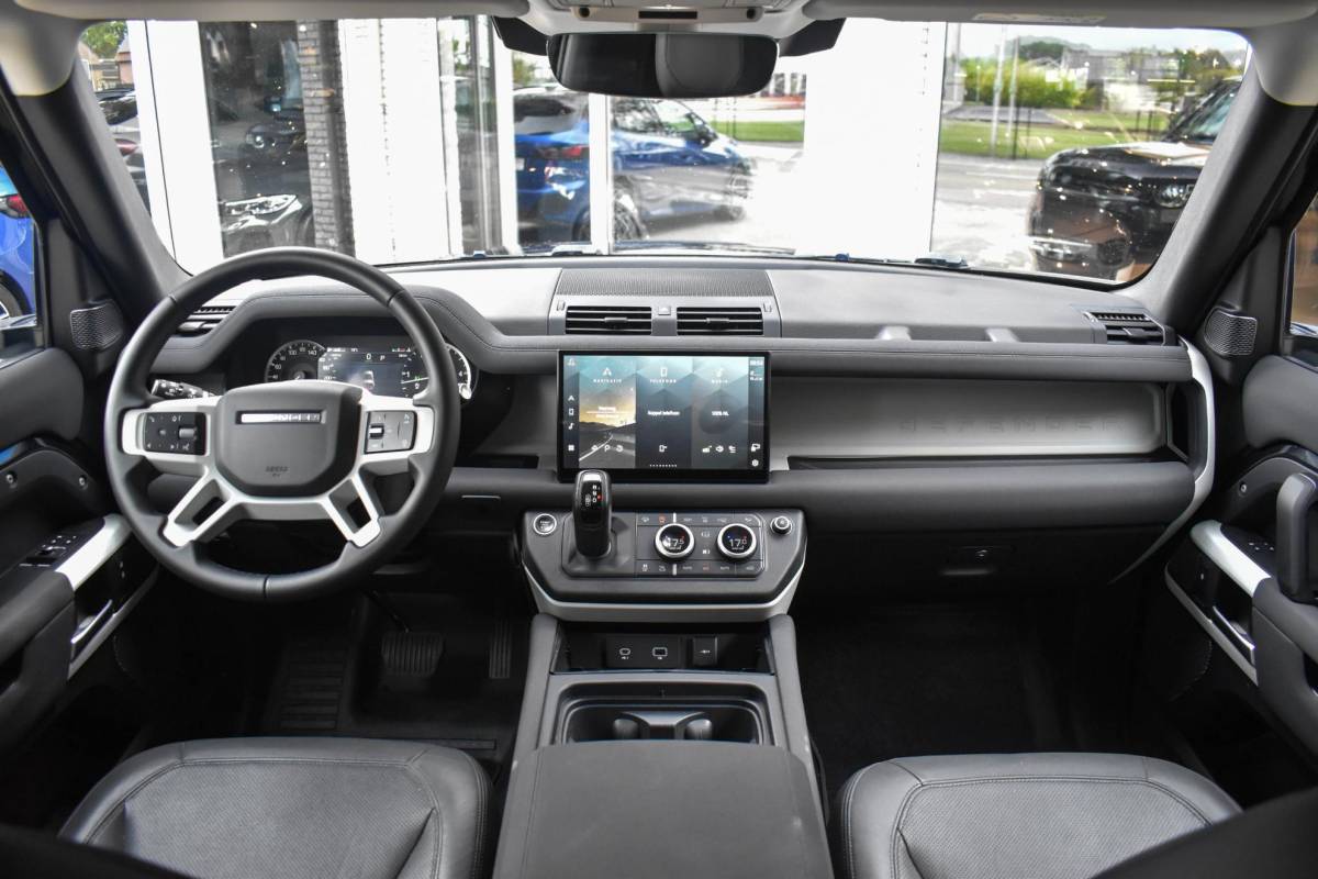 Land Rover Defender Land Rover Defender 3.0 D200 90 MHEV SE 90 Trekhaak Meridian Sound Leder