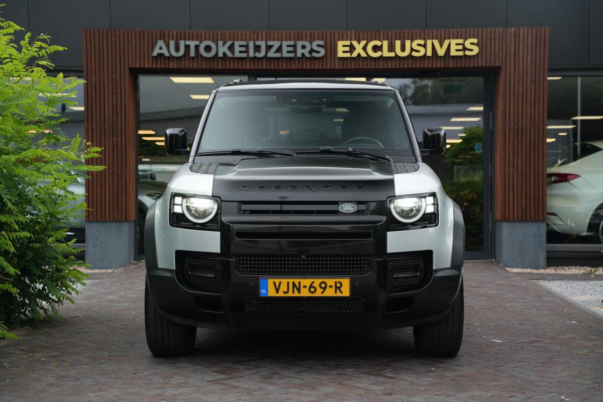 Land Rover Defender Land Rover Defender 2.0 D240 110 HSE Pano Grijs kenteken Perfect onderhouden