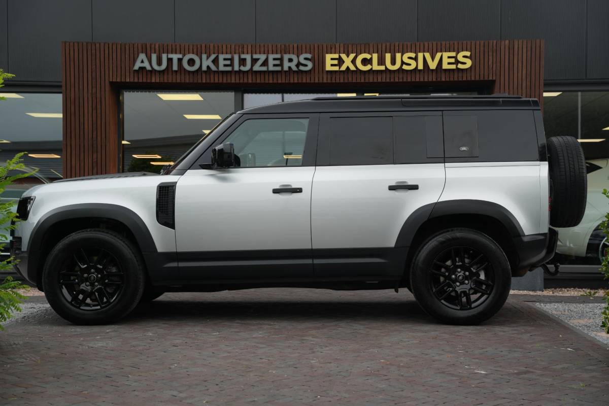 Land Rover Defender Land Rover Defender 2.0 D240 110 HSE Pano Grijs kenteken Perfect onderhouden
