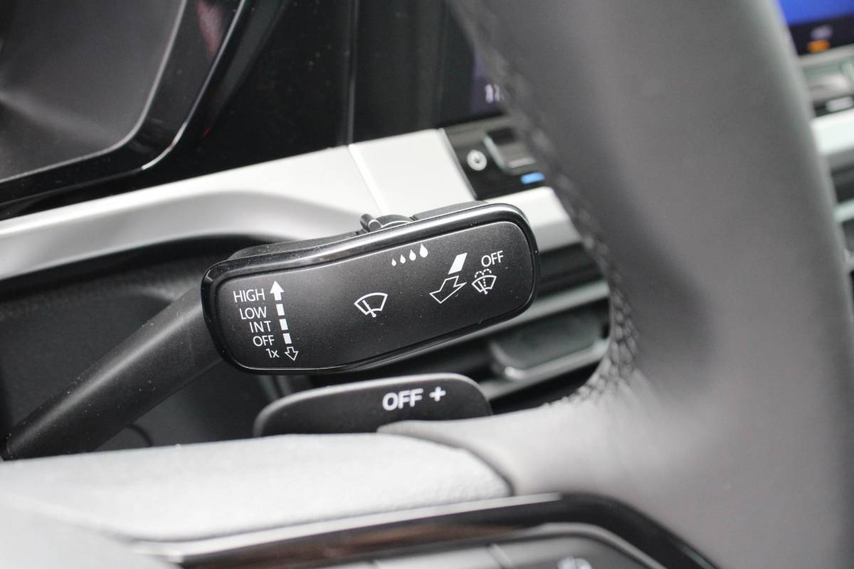 Ford Transit Connect Ford Transit Connect 1.5 EcoBoost PHEV L2 Limited Voorraad! | Stoel + Stuurverwarming | Adaptieve Cruise Control | Led koplampen | Led achterlichten