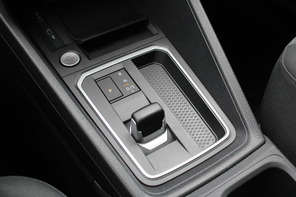 Ford Transit Connect Ford Transit Connect 1.5 EcoBoost PHEV L2 Limited Voorraad! | Stoel + Stuurverwarming | Adaptieve Cruise Control | Led koplampen | Led achterlichten