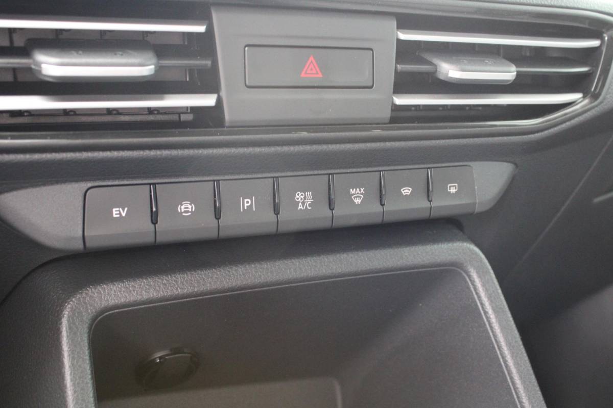 Ford Transit Connect Ford Transit Connect 1.5 EcoBoost PHEV L2 Limited Voorraad! | Stoel + Stuurverwarming | Adaptieve Cruise Control | Led koplampen | Led achterlichten