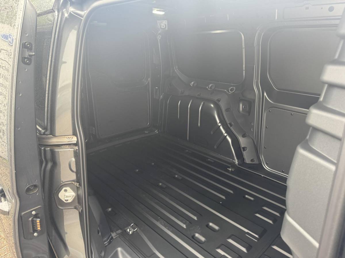Ford Transit Connect Ford Transit Connect 1.5 EcoBoost PHEV L2 Limited 150pk | Comfort Pack | Adaptieve Cruise | Led koplampen | Led achterlichten