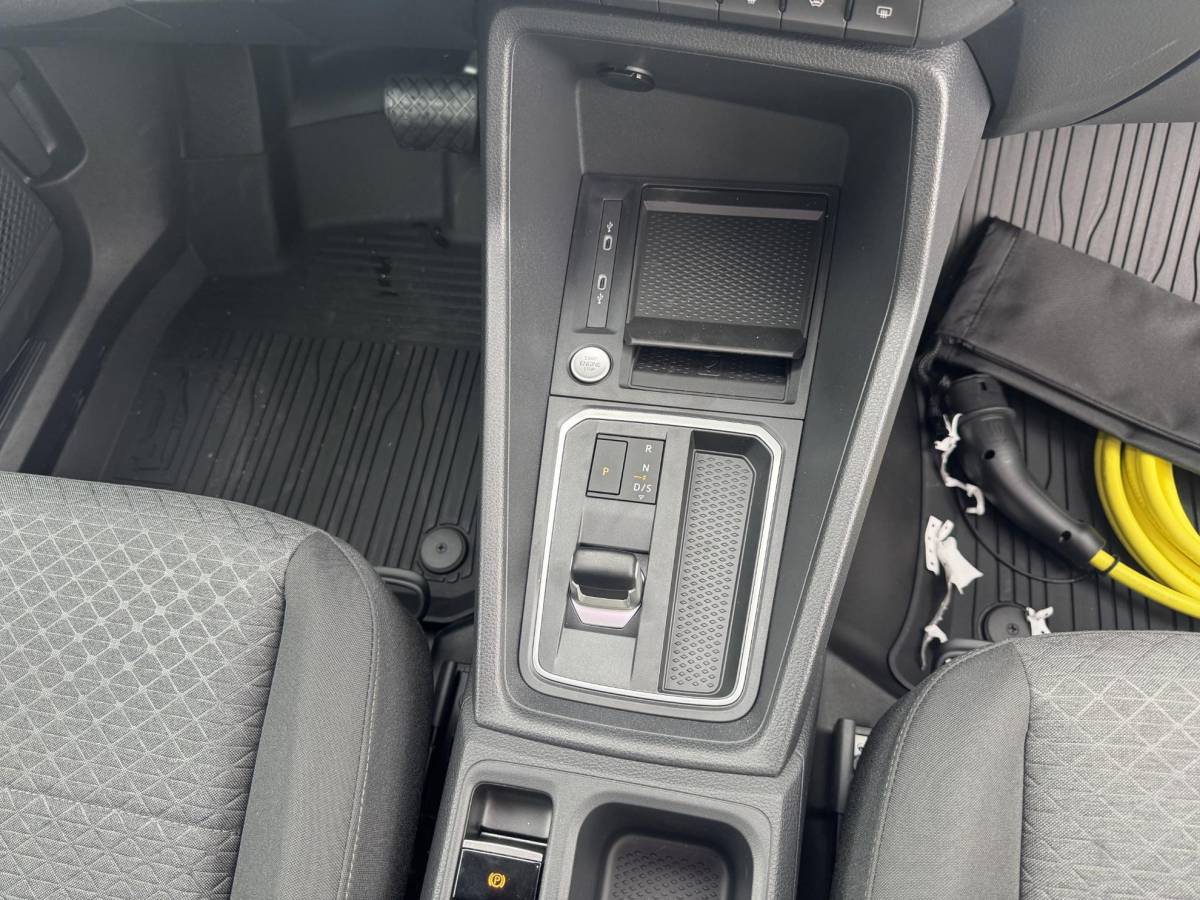 Ford Transit Connect Ford Transit Connect 1.5 EcoBoost PHEV L2 Limited 150pk | Comfort Pack | Adaptieve Cruise | Led koplampen | Led achterlichten