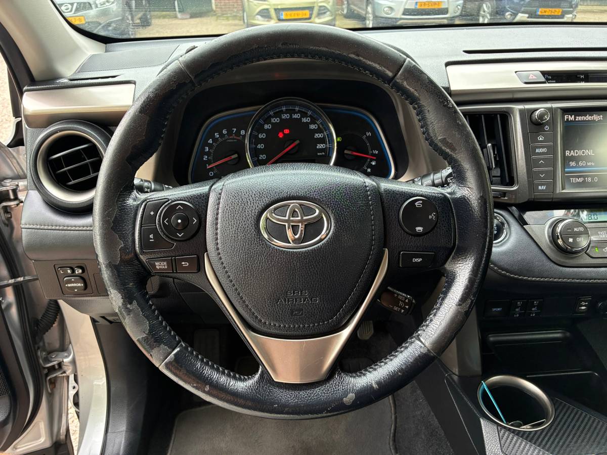Toyota RAV4 Toyota RAV4 2.0 Executive Business 4WD | Leder + Cruise + Clima nu € 10.975,-!!!