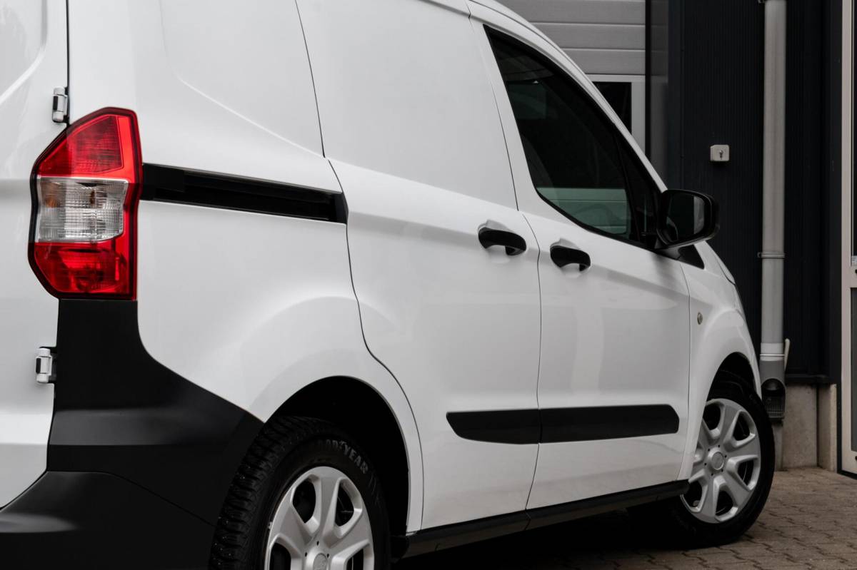 Ford Transit Courier Ford Transit Courier 1.0 Trend EcoBoost S&S|INCL. APK & SERVICEBEURT