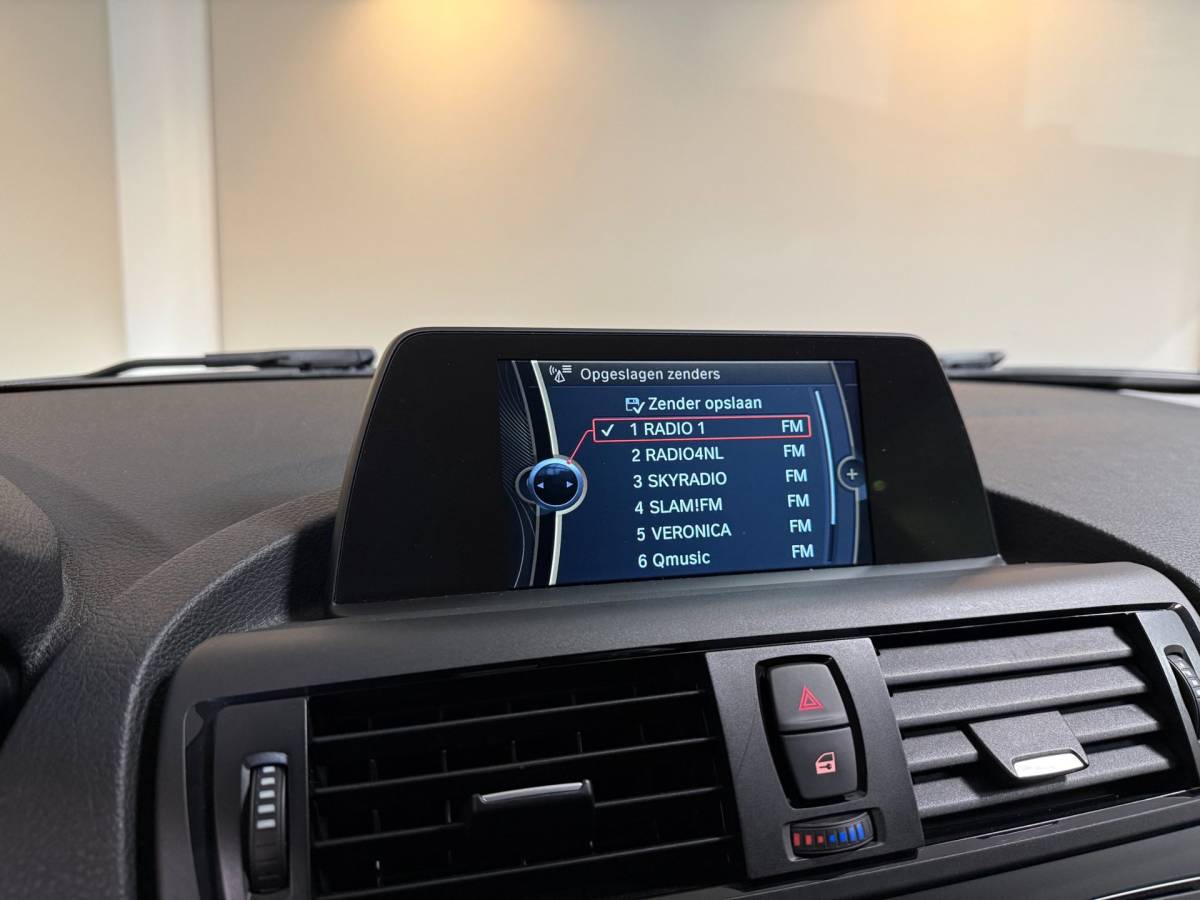 BMW 1 Serie BMW 1-serie 114i EDE Corporate Lease Edition *2de Eigenaar/Dealer OH* Camera|Cruise|Navi|PDC|NAP