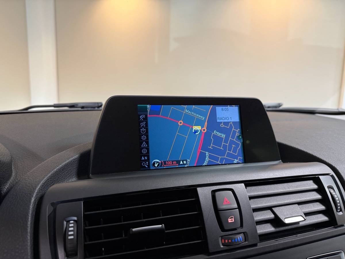 BMW 1 Serie BMW 1-serie 114i EDE Corporate Lease Edition *2de Eigenaar/Dealer OH* Camera|Cruise|Navi|PDC|NAP
