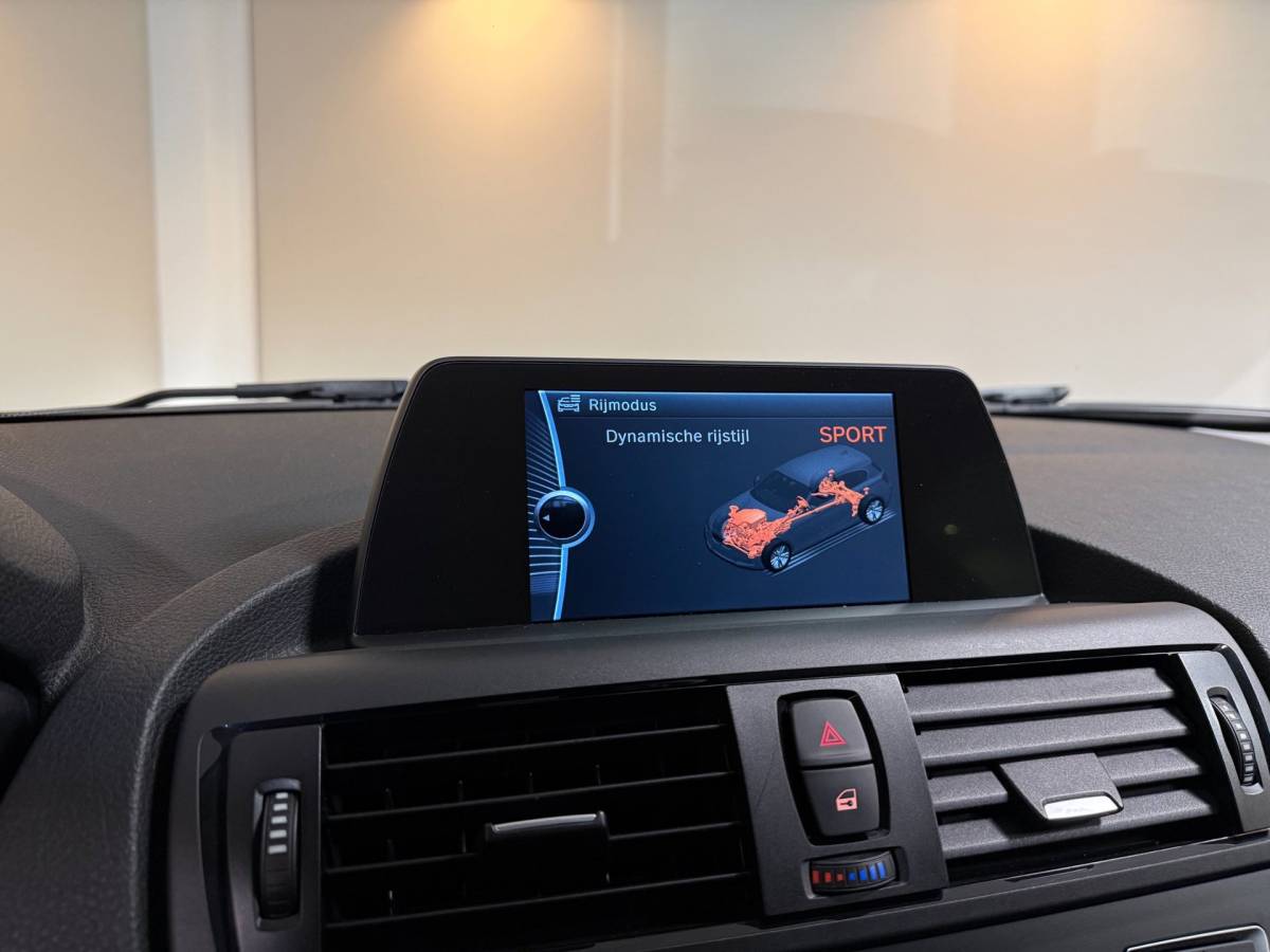 BMW 1 Serie BMW 1-serie 114i EDE Corporate Lease Edition *2de Eigenaar/Dealer OH* Camera|Cruise|Navi|PDC|NAP