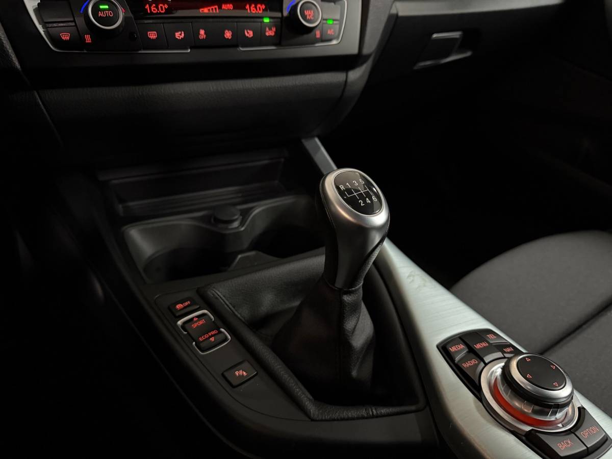 BMW 1 Serie BMW 1-serie 114i EDE Corporate Lease Edition *2de Eigenaar/Dealer OH* Camera|Cruise|Navi|PDC|NAP
