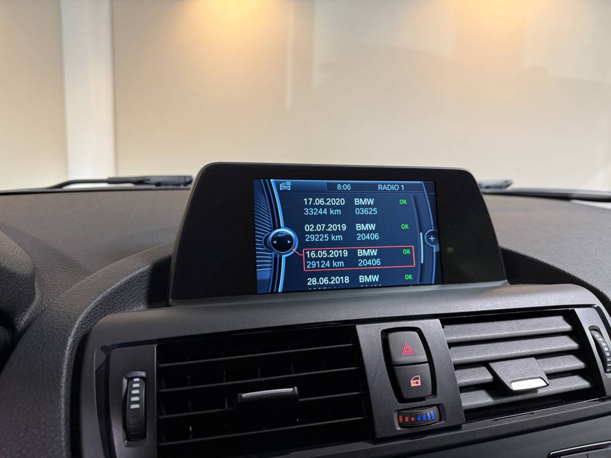 BMW 1 Serie BMW 1-serie 114i EDE Corporate Lease Edition *2de Eigenaar/Dealer OH* Camera|Cruise|Navi|PDC|NAP