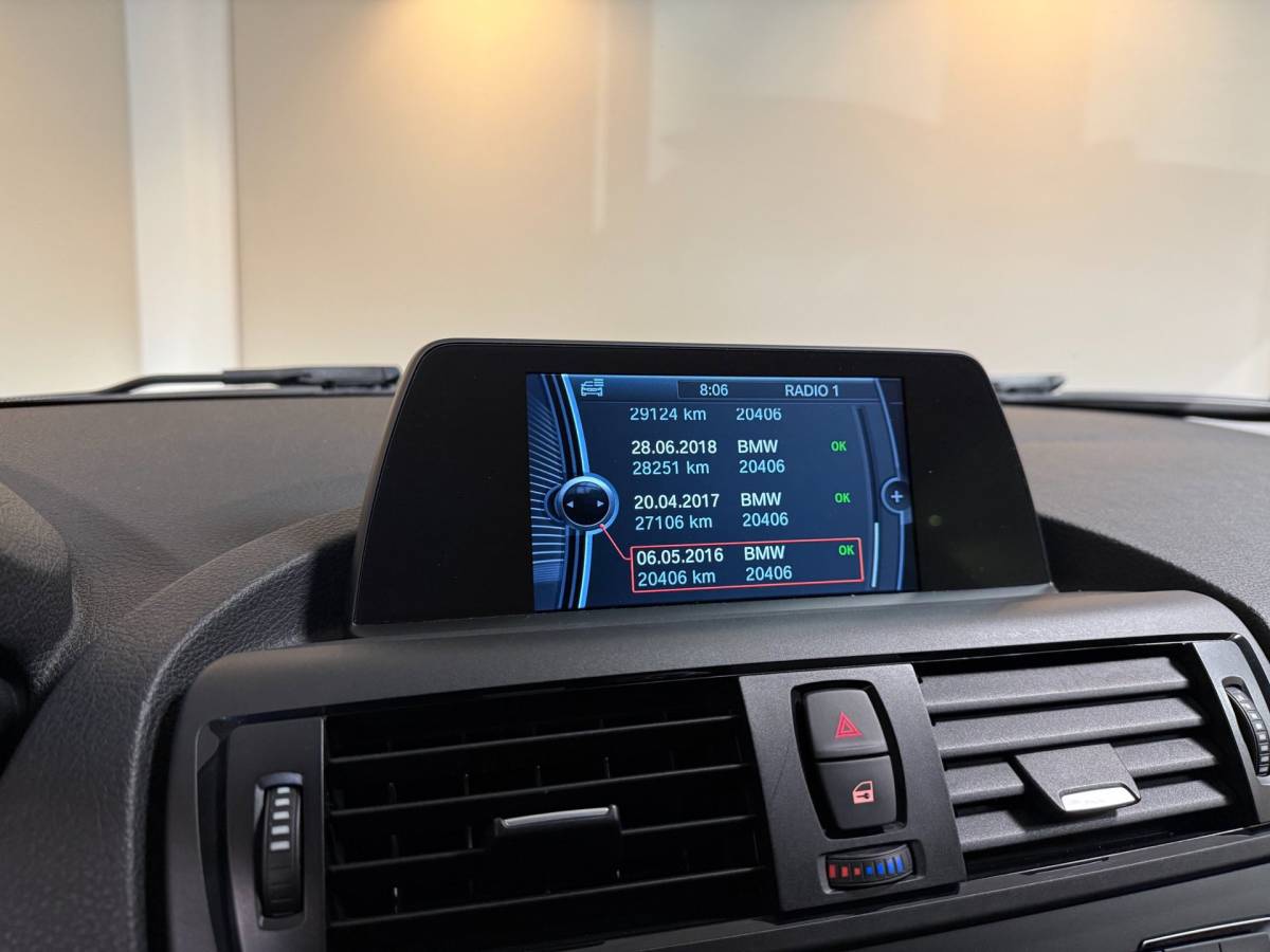 BMW 1 Serie BMW 1-serie 114i EDE Corporate Lease Edition *2de Eigenaar/Dealer OH* Camera|Cruise|Navi|PDC|NAP