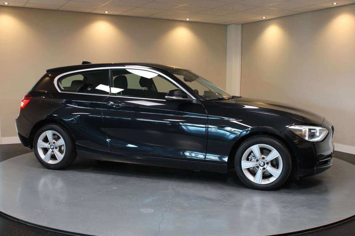 BMW 1 Serie BMW 1-serie 114i EDE Corporate Lease Edition *2de Eigenaar/Dealer OH* Camera|Cruise|Navi|PDC|NAP