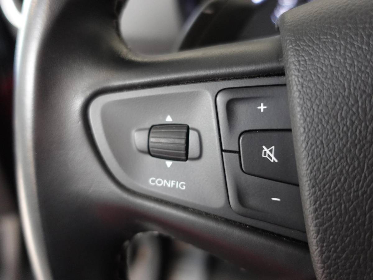 Opel Vivaro Opel Vivaro 2.0 CDTI 145 pk L3H1 Edition 3-zits Automaat Airco Navigatie Bluetooth Trekhaak
