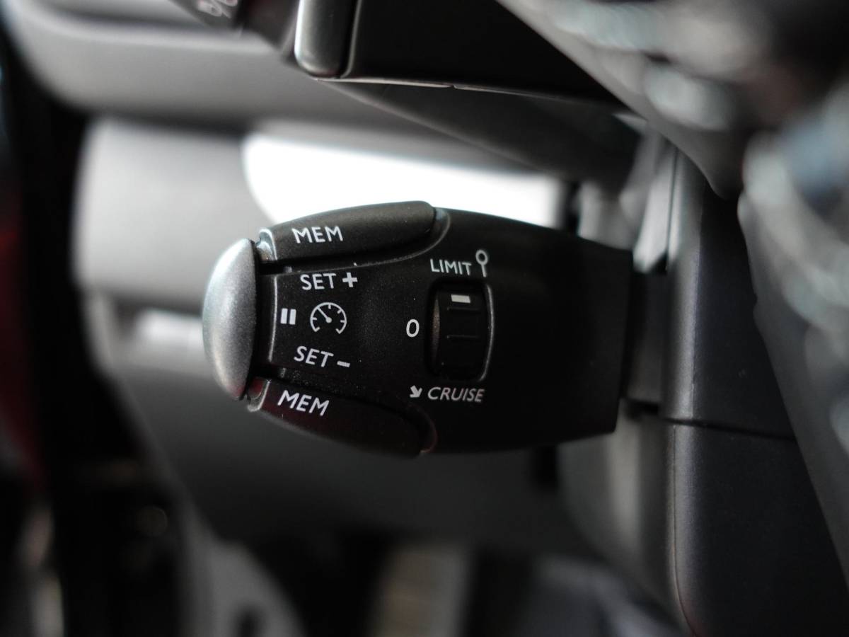 Opel Vivaro Opel Vivaro 2.0 CDTI 145 pk L3H1 Edition 3-zits Automaat Airco Navigatie Bluetooth Trekhaak