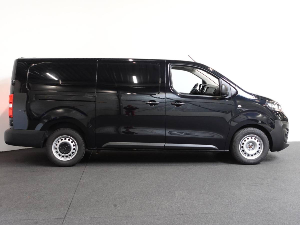 Opel Vivaro Opel Vivaro 2.0 CDTI 145 pk L3H1 Edition 3-zits Automaat Airco Navigatie Bluetooth Trekhaak
