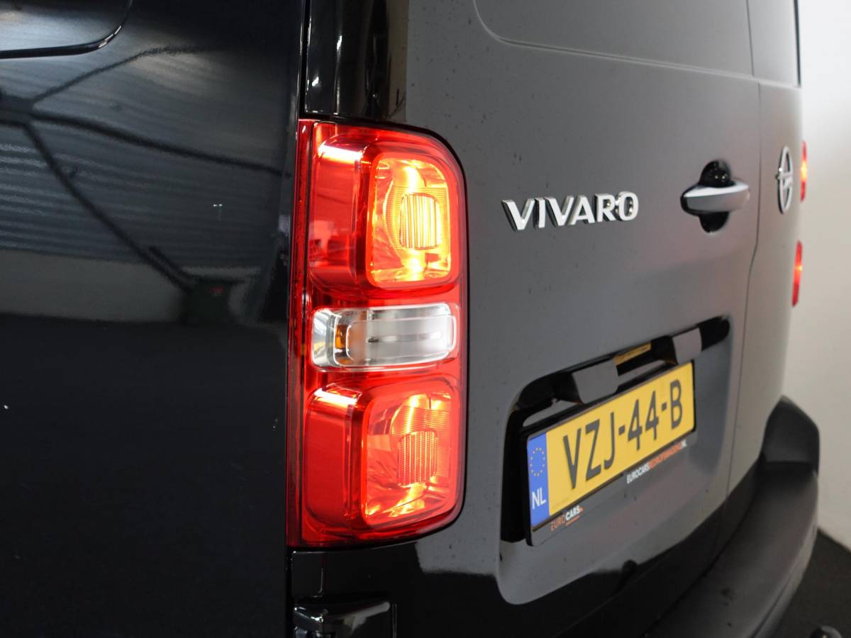 Opel Vivaro Opel Vivaro 2.0 CDTI 145 pk L3H1 Edition 3-zits Automaat Airco Navigatie Bluetooth Trekhaak