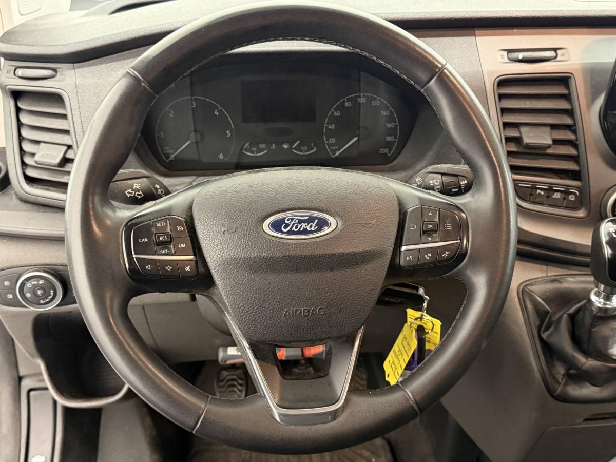 Ford Transit Custom Ford Transit Custom 300 2.0 TDCI L2H1 Trend Navigatie Parkeersensoren Camera